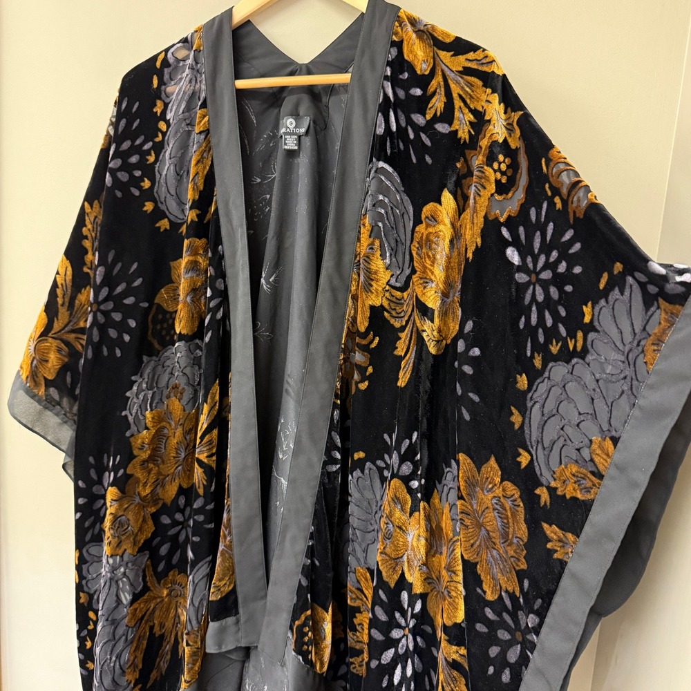 Curations Women Whimsigoth Velvet Burnout Kimono One Size Black Gold Floral Wrap